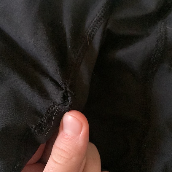 Lululemon capris tights - Picture 3 of 4